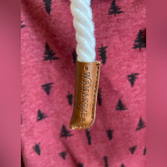 Wanakome Artemis Cowl Neck Hoodie Sweatshirt Cranberry Pine Trees M - Picture 4 of 12